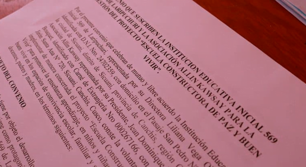 Allin Kawsay suscribe convenios con I.E. de la Ugel Canchis 4 firma de convenio aak i.e.i. 569